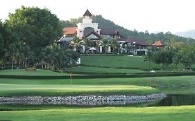 สปริงฟิลด์ วิลเลจ กอล์ฟ แอนด์ สปา